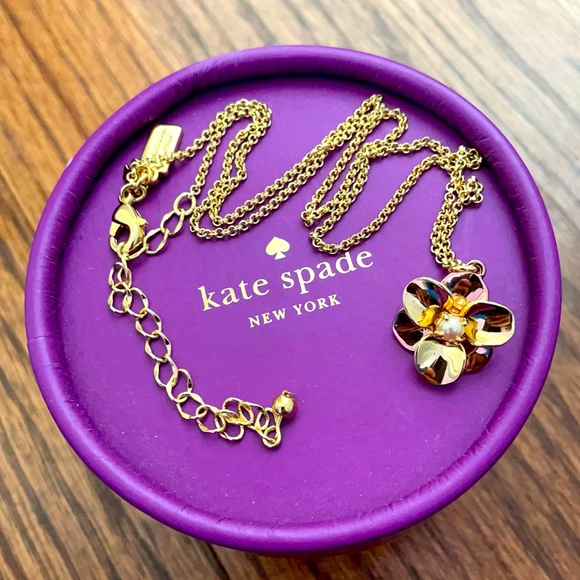 NWOT Kate Spade Bi color Pearl flower necklace - Picture 1 of 3